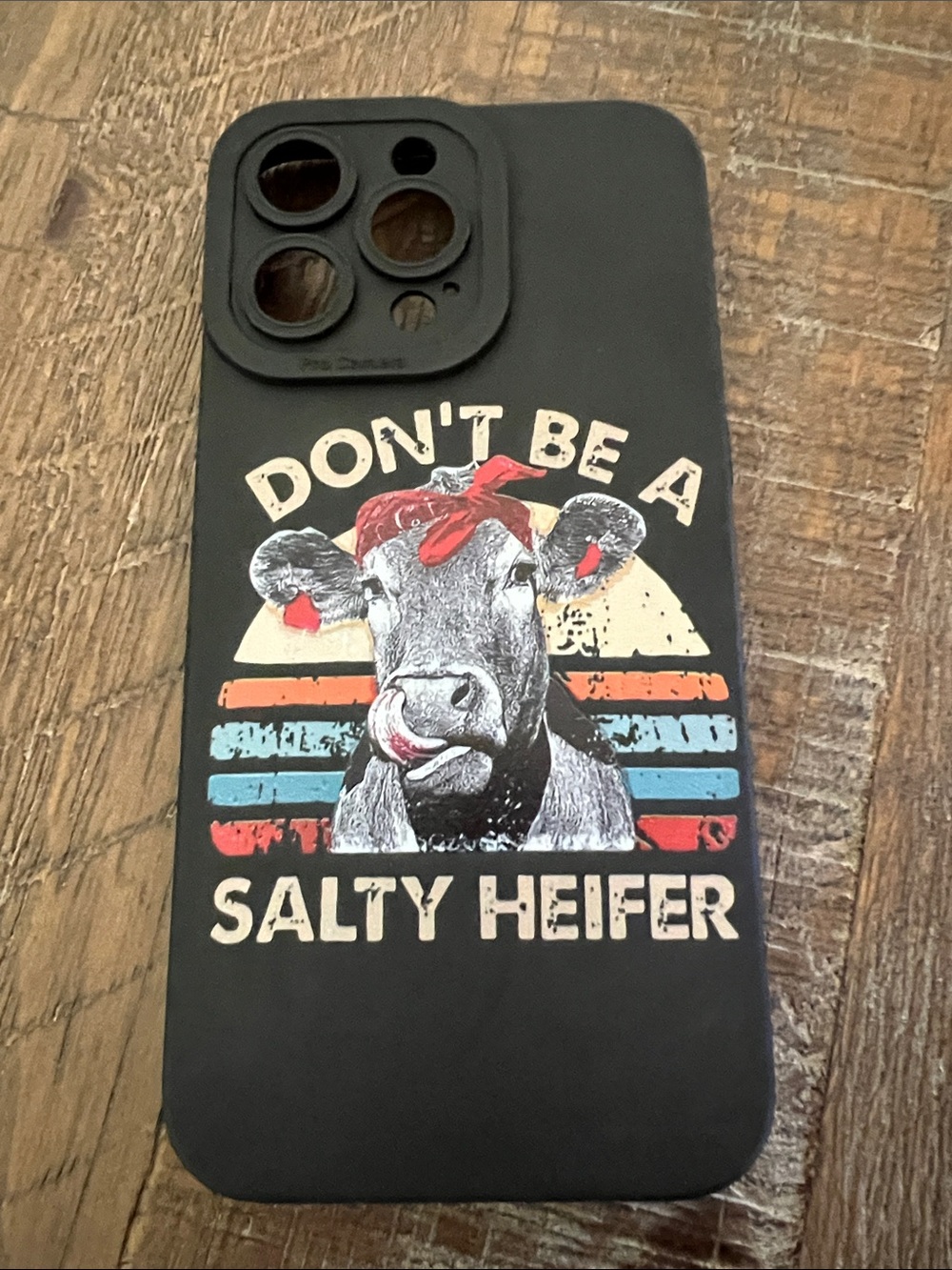 14 Pro Max Don't Be A Salty Heifer Graphic Phone Case - Black